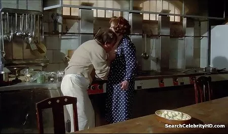 Зевнув młodzi free oorn nastolatki tatuaż