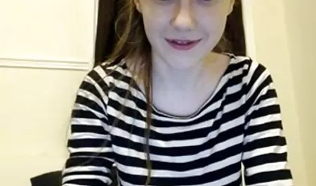 Blondynka z pierwszej pary z darmowe gejowskie filmy porno dziećmi spędzać czas razem.