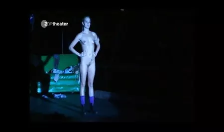 Wielkie cycki piękna historie porno dziewczyna, naga środkami etapie