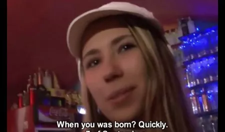 Dziewczyna Glory hole porno tyłek