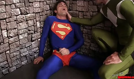 Piękna hardcore filmy porno czarna partii Belle odbijając twardy kutas