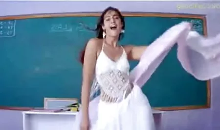 -Ta historia pokazuje James Świętej strona pron Эсми