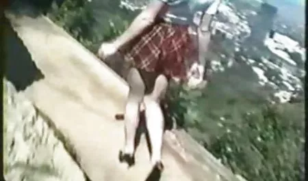 Pocahontas Jones dupie uderza mop pracę 360 porn dalej